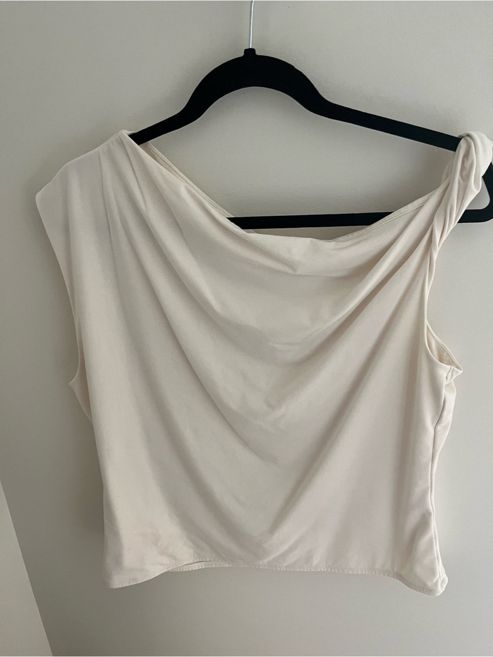 Abercrombie & Fitch twist Shoulder Cream top